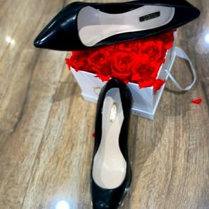 Guess Black Pumps
